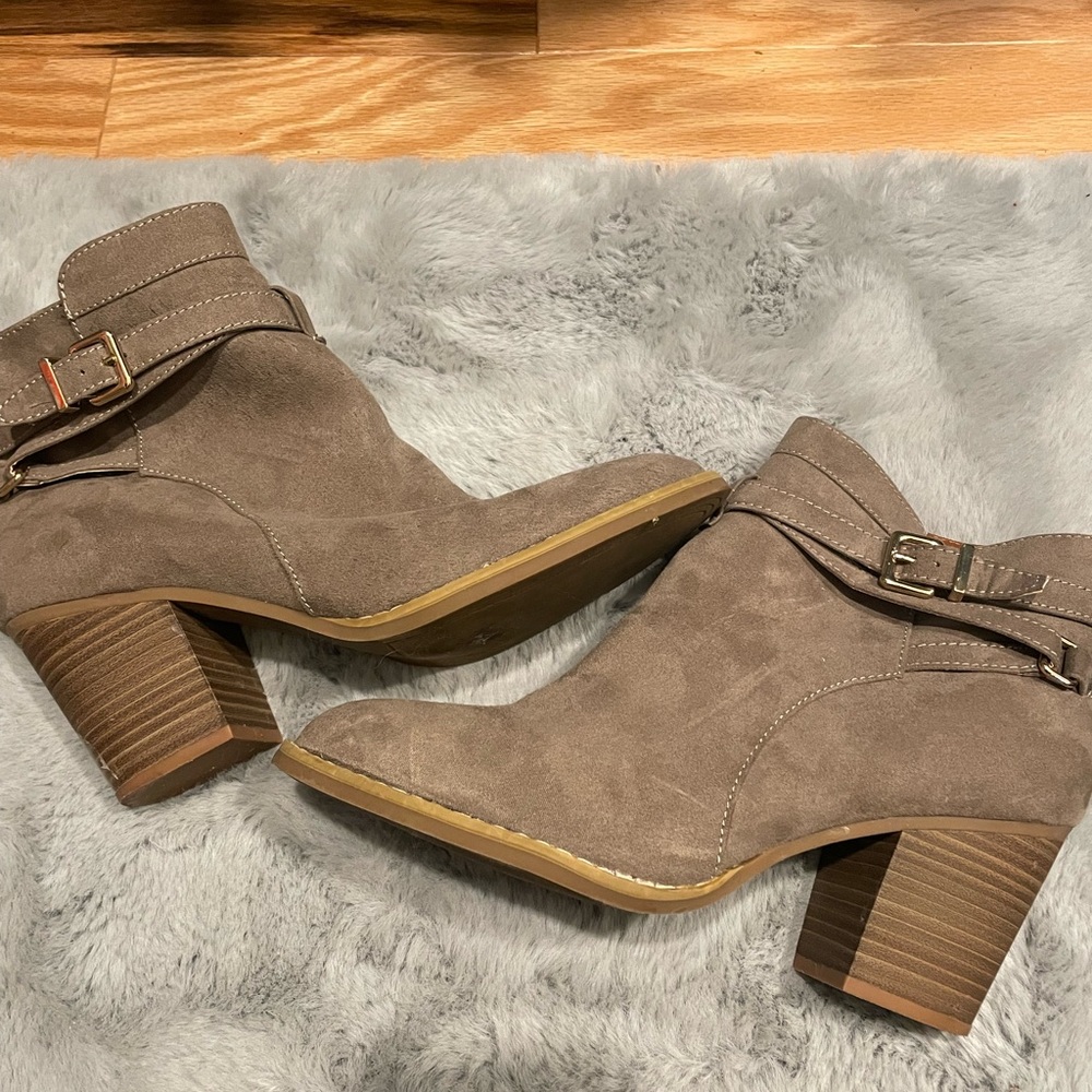 Express ankle boot
